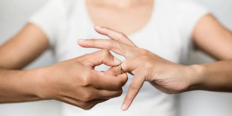 Jak zmienić nazwisko po rozwodzie - poradnik