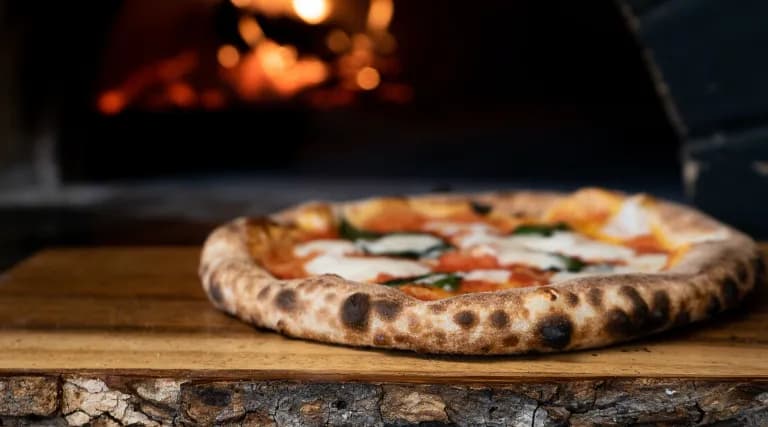 Ile można zarobić na pizzeri? Odkryj zyski i koszty prowadzenia