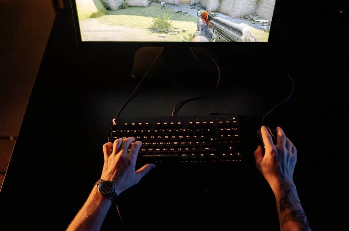 Czym jest e-sport i biznes turniejowy – czy da się zarobić na e-sporcie w Polsce?